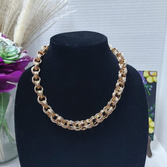 Gorgeous Gold Tone Triple Link Chain Necklace - Picture 5 of 7